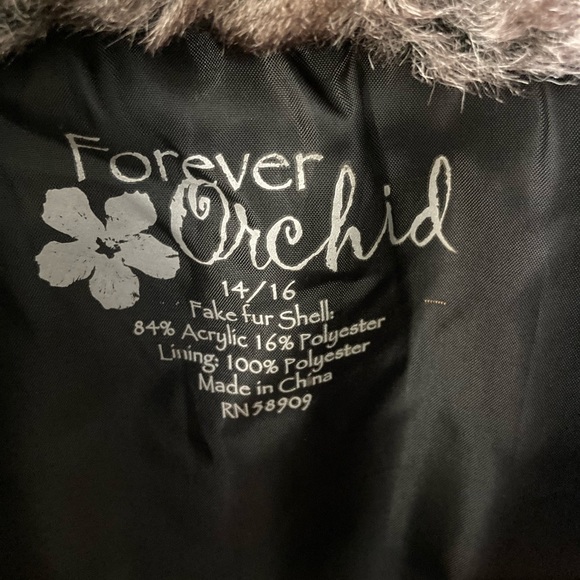 Faux Fur Vest - Picture 5 of 5